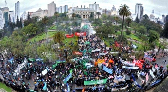 Este miércoles en La Plata se espera otro día intenso, con marchas y cortes de calle