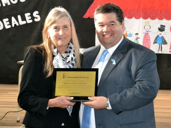 Reconocimiento a Cecilia Echaide por su trayectoria docente