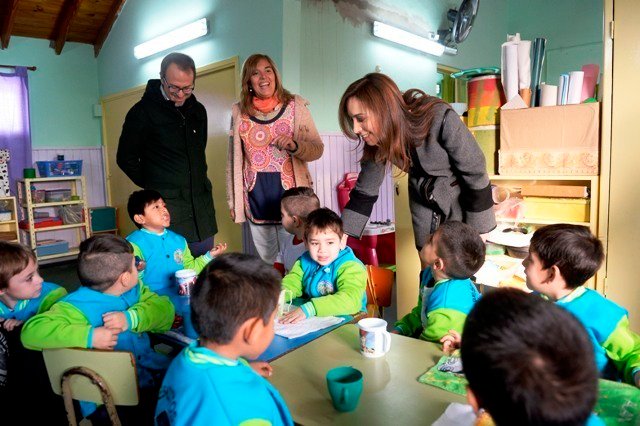 "Un vaso de leche por día", el programa alimentario de Vidal