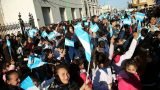 Unos 900 alumnos de cuarto grado prometieron lealtad a la Bandera en Ensenada