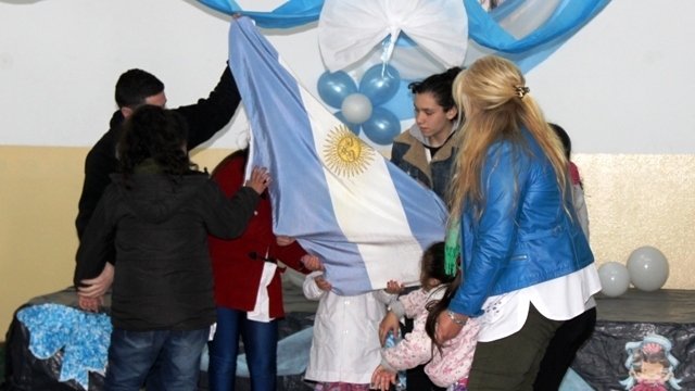 Acto educativo oficial por el “Bicentenario de la Independencia”