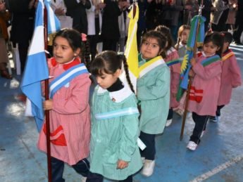 Acto Escolar por los 200 años de Independencia galeria1