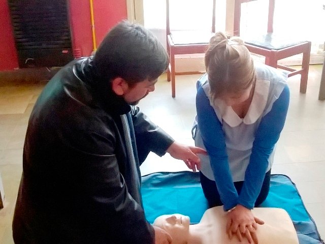 Curso de RCP en el Hogar de Ancianos de Berisso