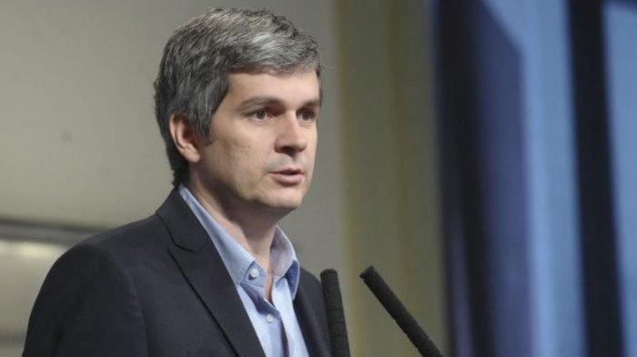 Peña: "No está en agenda subir la edad jubilatoria"