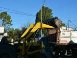 Operativo de limpieza y recolección de residuos no habituales en cuadras próximas a Plaza 17 de Octubre