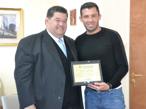 Reconocimiento municipal al deportista berissense Leandro “Chino” Benítez