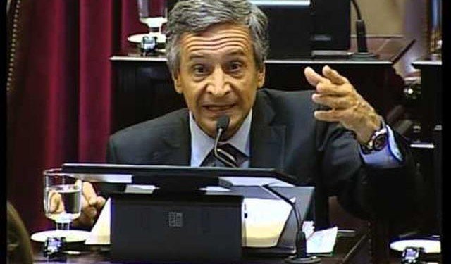 Basualdo sobre el freno a la suba de gas: "Para mí lo ideal hubiera sido que pusieran un tope del 400%"