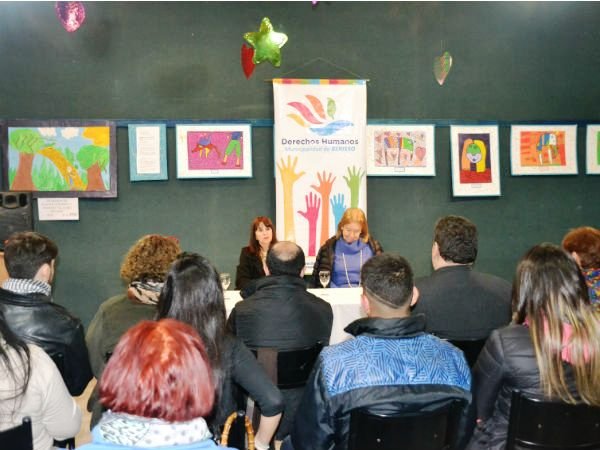 Disertación sobre "Derechos Humanos, avances y dificultades en su vigencia" Disertación sobre "Derechos Humanos, avances y dificultades en su vigencia"