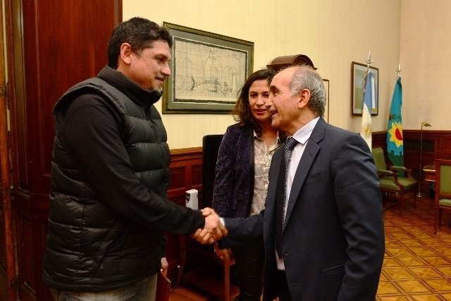 El presidente de la Asociación Platense de Básquet mantuvo una reunión con Salvador