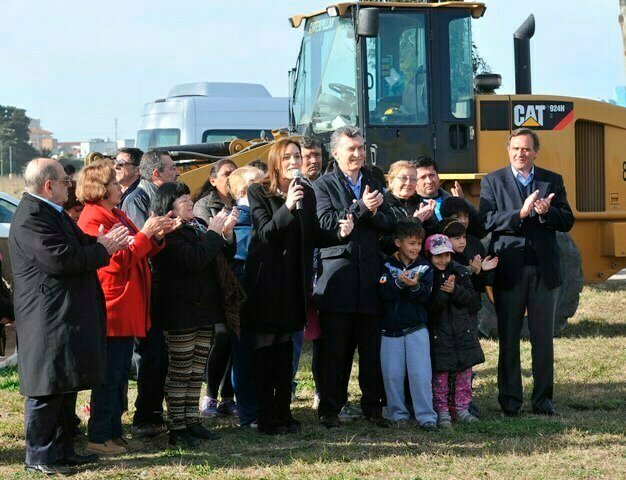 En medio de incidentes Macri junto a Vidal lanzaron el Plan Nacional de Habitat