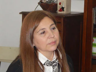 Ediles del FpV de Ensenada enojados por las vacaciones de la Jefa Distrital de Educación