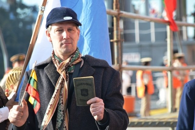 Con un gran público se desarrolló el Arribo Simbólico de Inmigrantes a Berisso