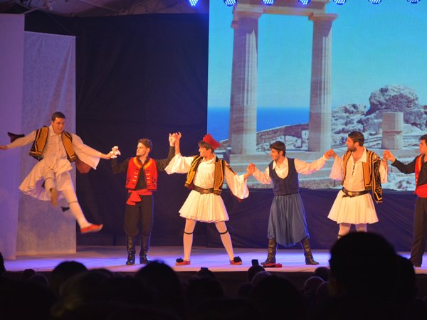 Gran comienzo de festivales en la 39ª Fiesta Provincial del Inmigrante