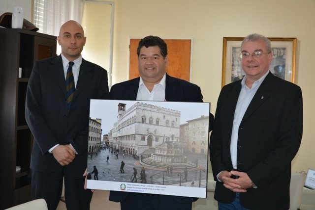 Nedela junto al Cónsul General de Italia en La Plata