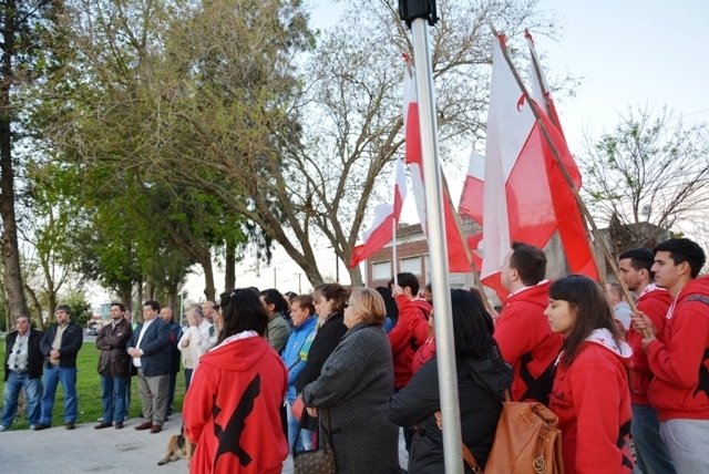 Acto de repudio contra los daños producidos en el monumento a Ricardo Balbín Acto de repudio contra los daños producidos en el monumento a Ricardo Balbín