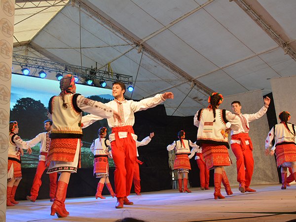 Se cerró el primer fin de semana de festivales de la Fiesta Provincial del Inmigrante