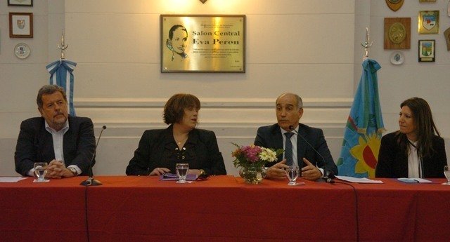 Presentación del Plan Nacional para prevención, asistencia y erradicación de la violencia contra las mujeres Presentación del Plan Nacional para prevención, asistencia y erradicación de la violencia contra las mujeres