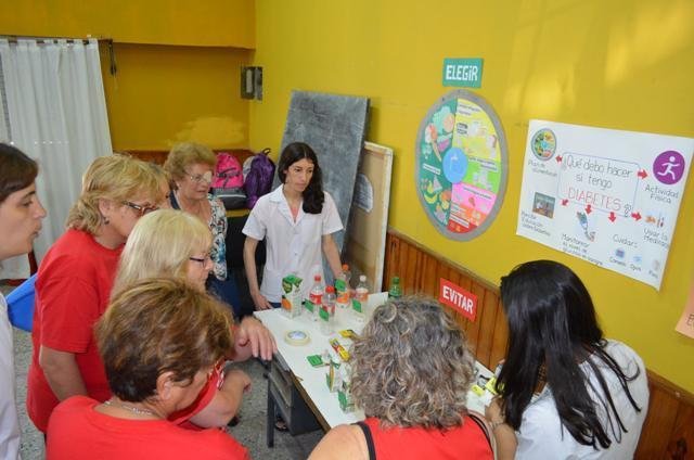 Se realizó la charla sobre tratamiento y control de la diabetes