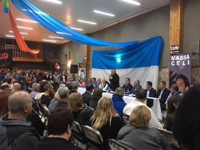 En un salón colmado celebró del Día del Militante el Massismo en Berisso