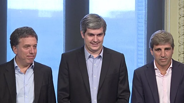 Dujovne adelantó que en 2017 buscará reducir el déficit fiscal