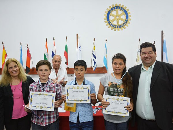 El Rotary Club de Berisso reconoció a los Mejores Promedios estudiantiles