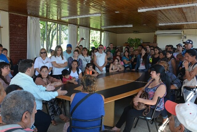 Vaquita entre funcionarios municipales para bono de cooperativistas
