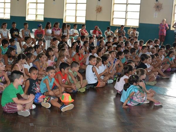Recambio de contigentes en la Colonia de Verano en Berisso
