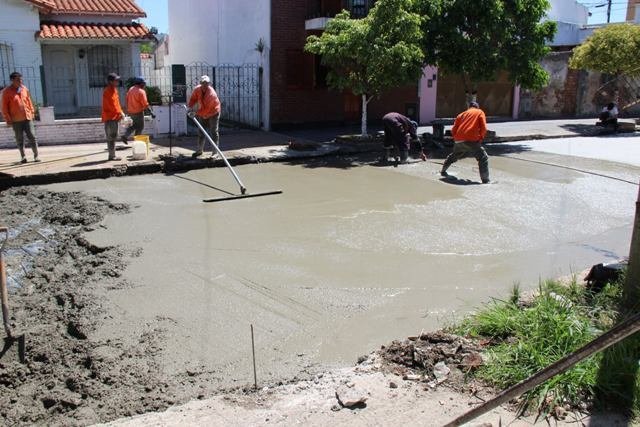 Pavimentación de la calle Eva Perón en Ensenada Pavimentación de la calle Eva Perón en Ensenada