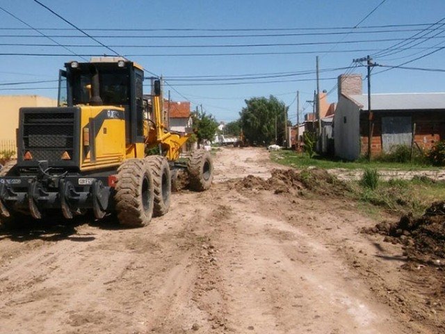 Arreglos de calles y desagües en zona de 166 y 27