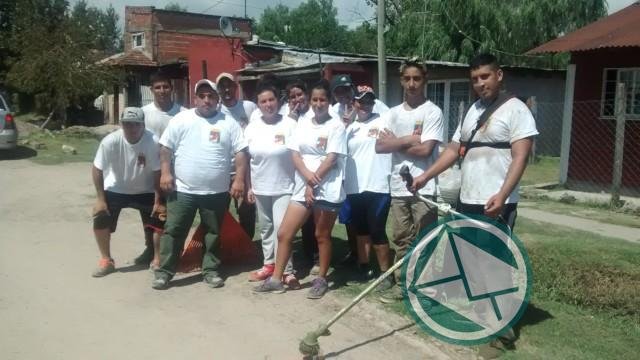 Espacio Militante intervinieron en el Barrio Obrero en un operativo de limpieza Espacio Militante intervinieron en el Barrio Obrero en un operativo de limpieza