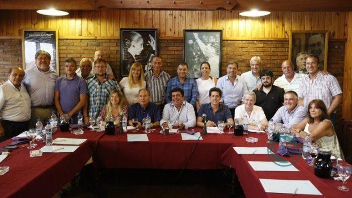 El PJ bonaerense convocó a “un gran frente electoral”