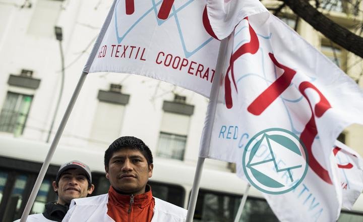 Cooperativistas de La Plata marcharon en contra del mal servicio de EDELAP