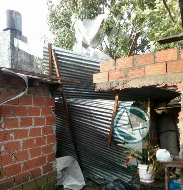 Insólita respuesta de un municipal de Ensenada a una damnificada: “Se voló todo menos el frente donde no lo necesitás” Insólita respuesta de un municipal de Ensenada a una damnificada: “Se voló todo menos el frente donde no lo necesitás”