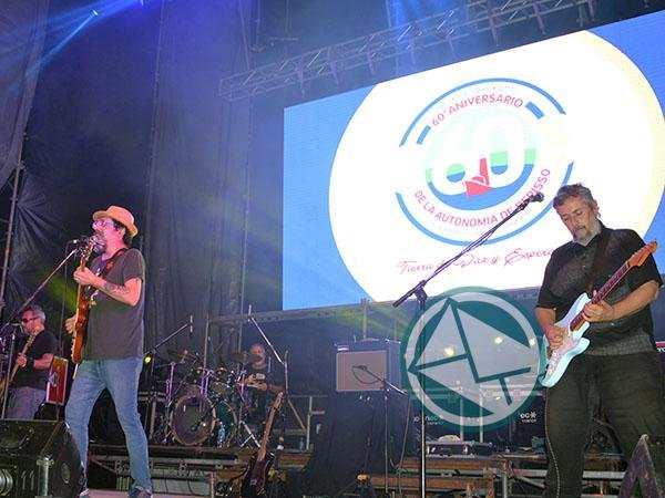 La Mississippi le regaló su música y sus 30 años de trayectoria en Berisso