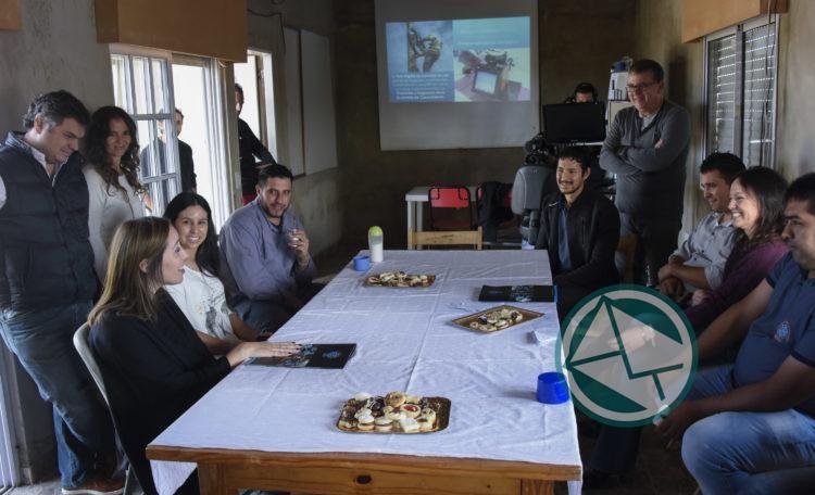 Vidal con Stanley en La Matanza vistaron una cooperativa de comunicación La gobernadora María Eugenia Vidal, la ministra de Desarrollo Social de la Nación, Carolina Stanley, y el ministro de Desarrollo Social provincial, Santiago López Medrano, en la Cooperativa Obrera de Comunicaciones de la localidad de Isidro Casanova en el partido de La Matanza.