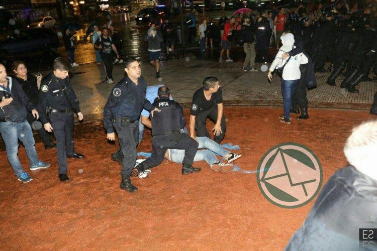 ATE Berisso repudia la represión contra los docentes