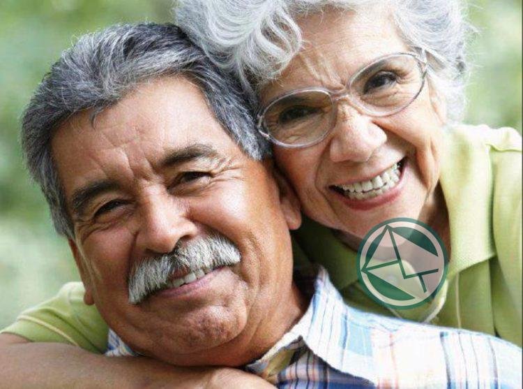 Adultos mayores con ingresos que no les alcanzan para vivir
