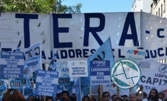 Docentes paran por 24 horas para repudiar la represión policial del macrismo Docentes paran por 24 horas para repudiar la represión policial del macrismo