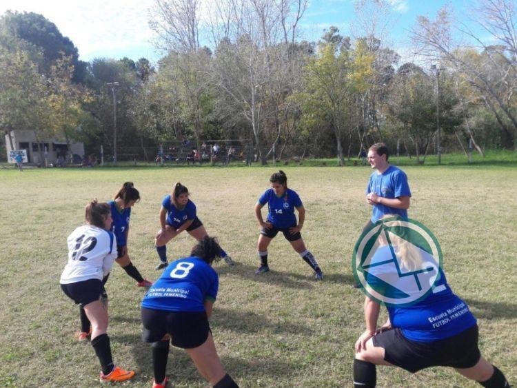 El fútbol femenino comenzó su participación en LIFIPA El fútbol femenino comenzó su participación en LIFIPA