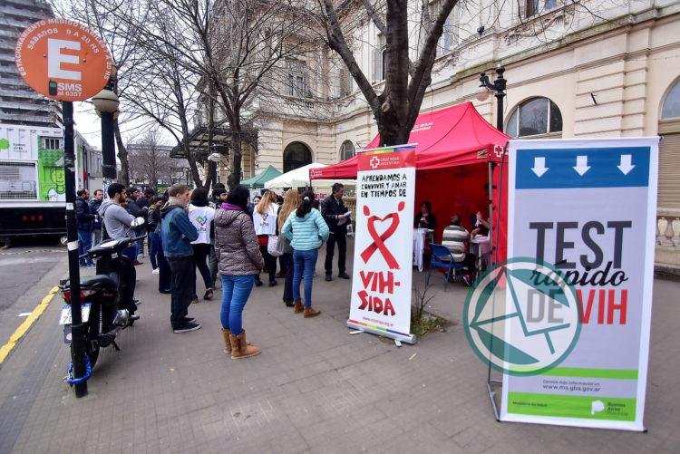 Día de la Prueba de VIH”: Se realizaron 300 testeos gratuitos en La Plata Día de la Prueba de VIH”: Se realizaron 300 testeos gratuitos en La Plata