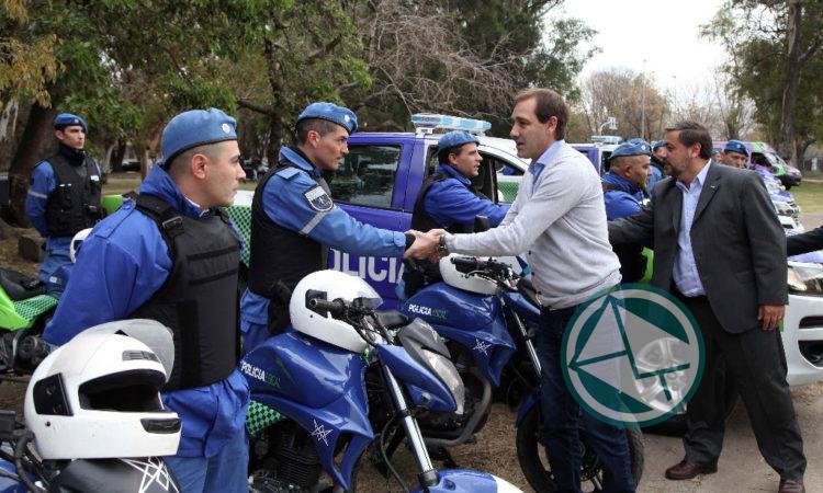 Garro y Burzaco presentaron móviles y equipamiento para la Seguridad en La Plata