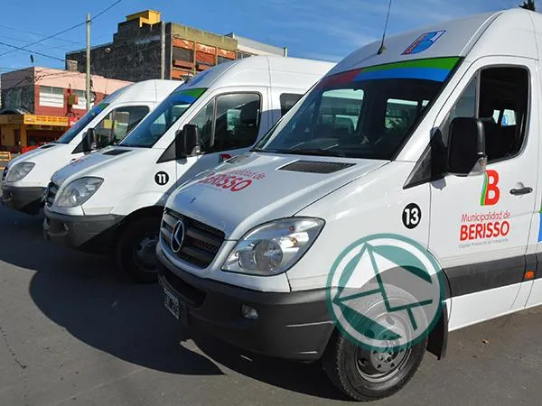 Tres combis para traslados de niños de las guarderías municipales de Berisso