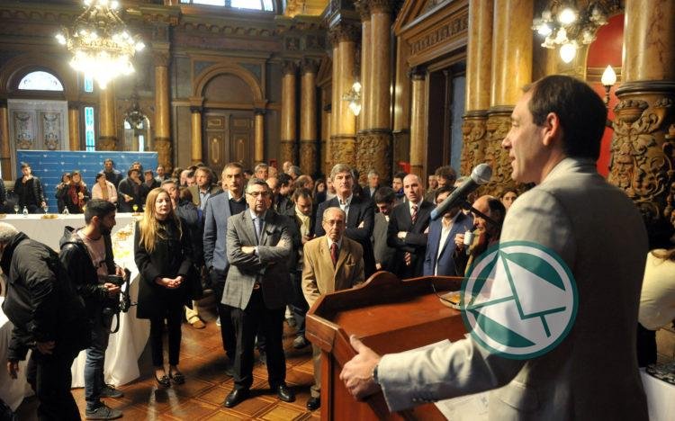 Garro encabezó desayuno por el Día del Periodista y valoró el libre ejercicio de la profesión