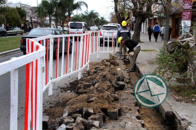 Comienza la obra de renovación del centro comercial de Los Hornos: Anuncian cortes programados