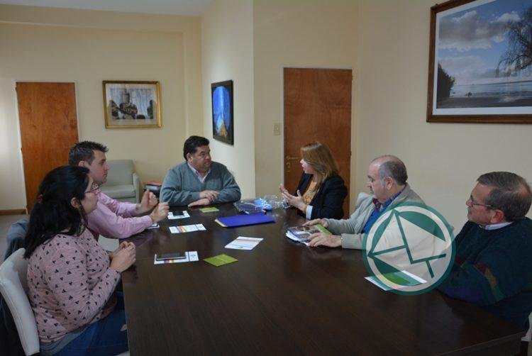 Nedela recibió a la presidenta de la Colectividad Colombiana Milena Hernández