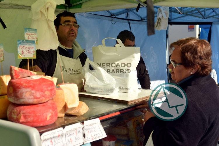 “El Mercado En Tu Barrio” se instalará en Villa Elvira este viernes y el lunes