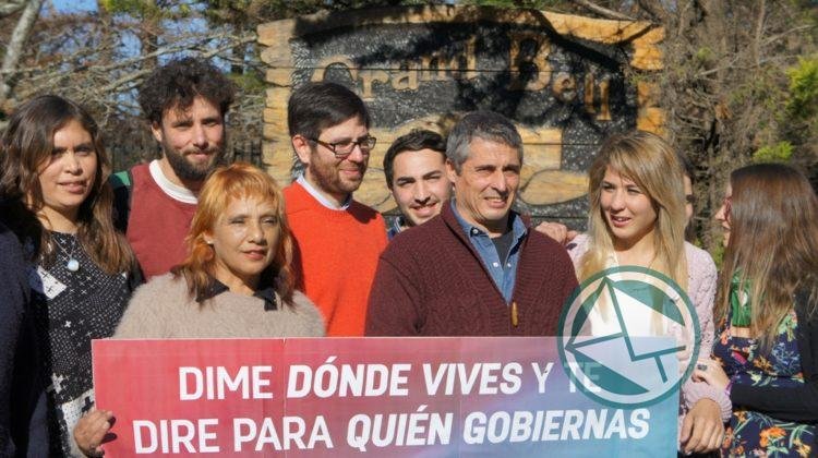 VAMOS frente al Grand Bell: “Acá vive y desde este lugar mira la ciudad la clase política platense con la que queremos discutir”