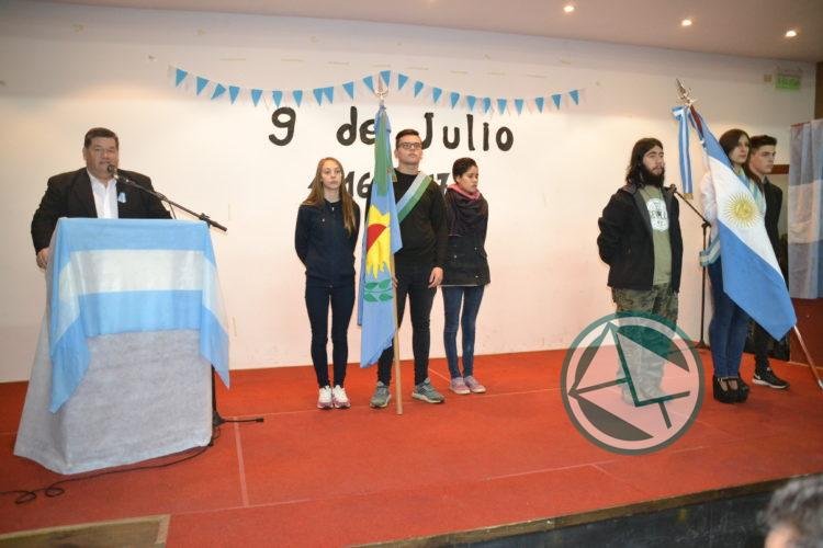 Acto oficial por la Independencia en la Técnica 2