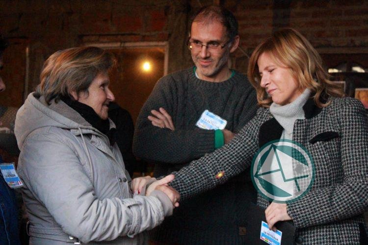 Saintout se reunió con vecinos de Tolosa y Puente de Fierro