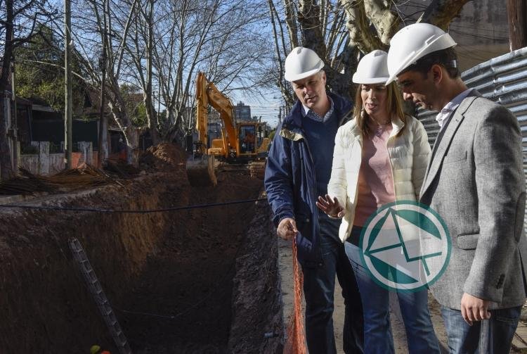 Recorrida de Vidal por obras hidráulica en Morón (video) Recorrida de Vidal por obras hidráulica en Morón (video)